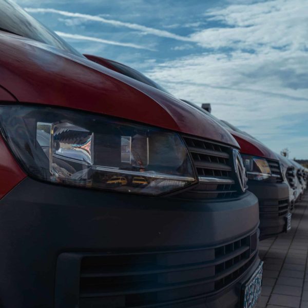 Roter VW Transporter