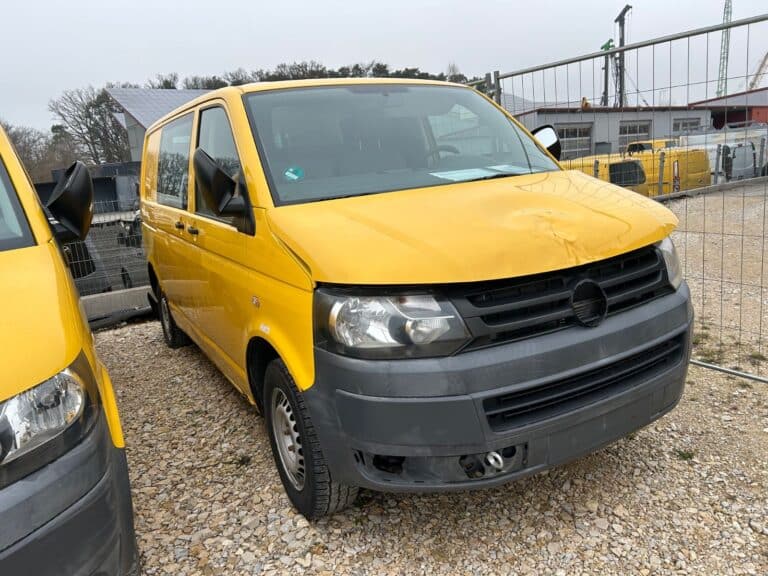 Volkswagen T5 2,0 TDI/2-Schiebetüren/3-Sitzer eingetragen